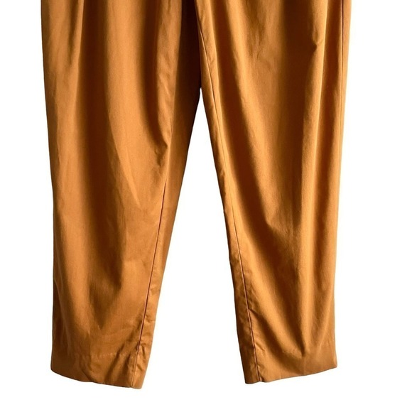 Banana Republic High-Rise Tapered Pleated Cropped Pant in Nutmeg Spice/Rust, 2 - Picture 6 of 10